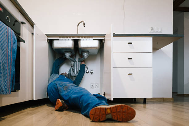 Professional Leak Detection technician working in Belcher, LA